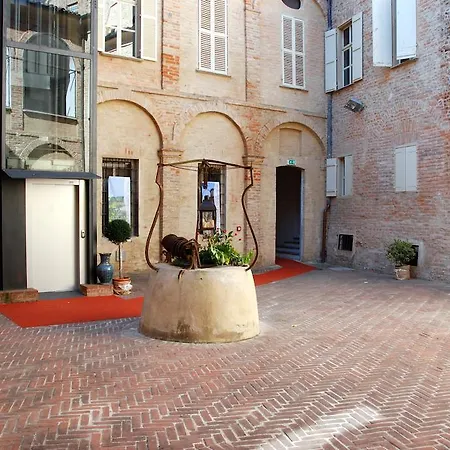 Отель La Foresteria Del Castello - Wellness In Dimora Storica 4*